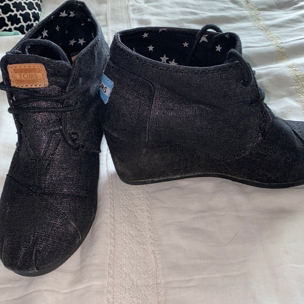 Toms - Picture 2 of 3